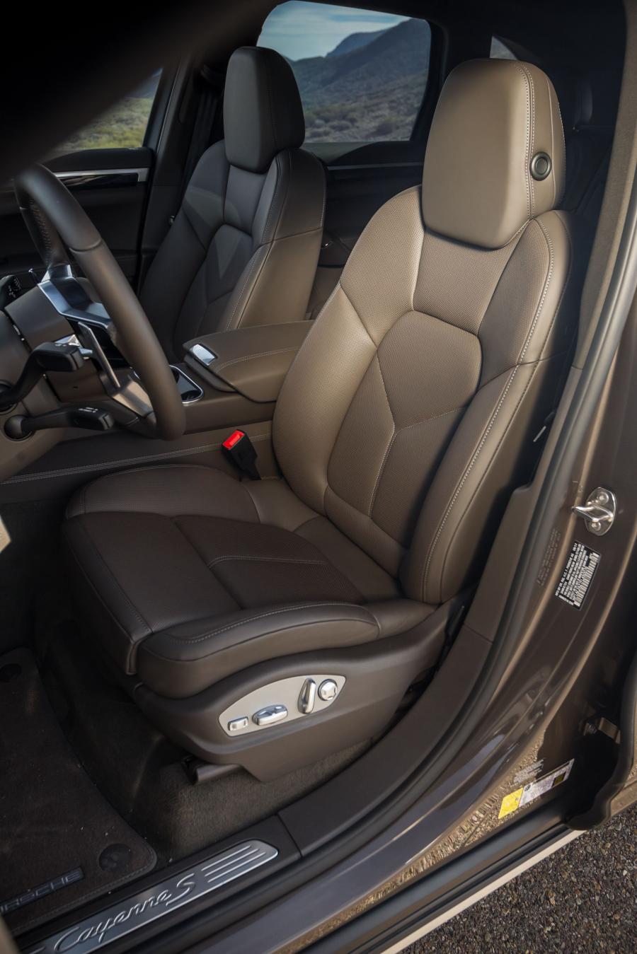  Porsche Cayenne S E-Hybrid 2015 года  (US) (фото 6 из 6)